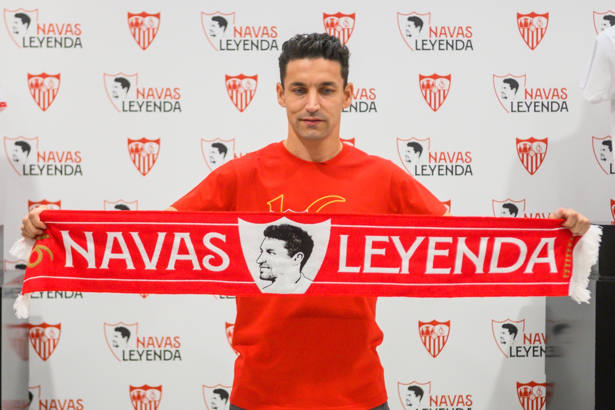 左膀右臂！詹皇吹爆范德彪：3抢断+策应+助攻+进攻篮板我很想念他.